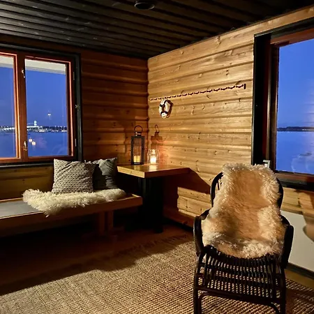 Moekki Meren Laeheisyydessae Chalet Helsinki