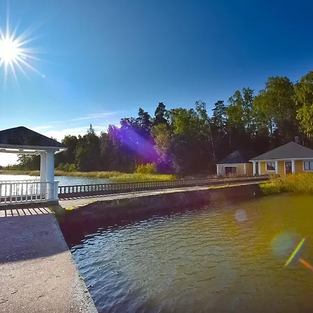 Chalet Moekki Meren Laeheisyydessae *