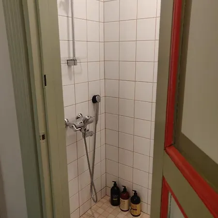 Moekki Meren Laeheisyydessae Alpehytte