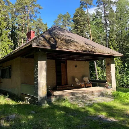 Moekki Meren Laeheisyydessae Alpehytte Helsinki